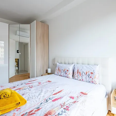 Maragliano And San Jacopino Flat With Balcony *