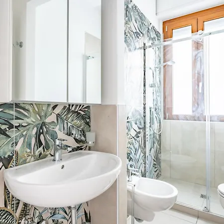 Maragliano And San Jacopino Flat With Balcony